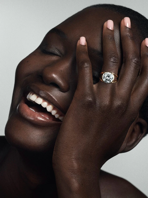 <a href="https://www.instagram.com/sgfinejewelry/p/DXcrC01FUeX/?hl=en">Stephanie Gottlieb</a>