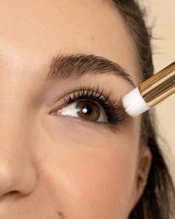 10 False Lash Brands Bridal Makeup Artists Swear By