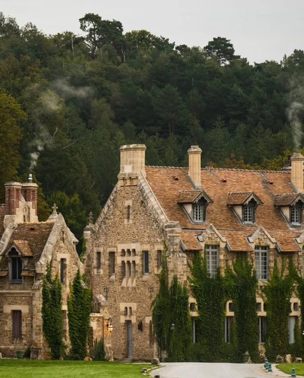 <a href="https://www.instagram.com/p/DTxC7L9jLUI/?hl=en&img_index=1">Abbaye des Vaux de Cernay</a>