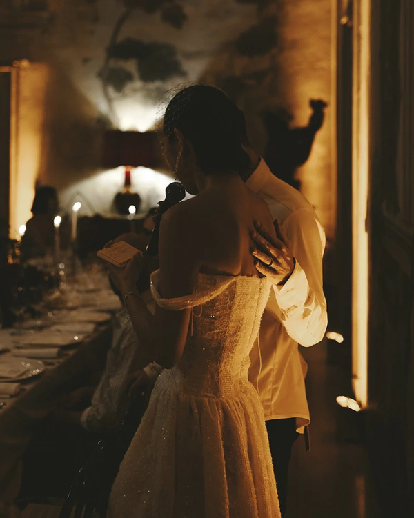 A Cinematic Wedding with Sculptural Installations & a Vibrant Palette in Sicily