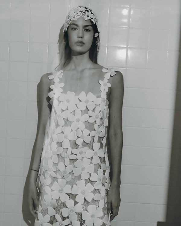 10 Ways to Style-Up Your Wedding Dress from Ceremony to Reception