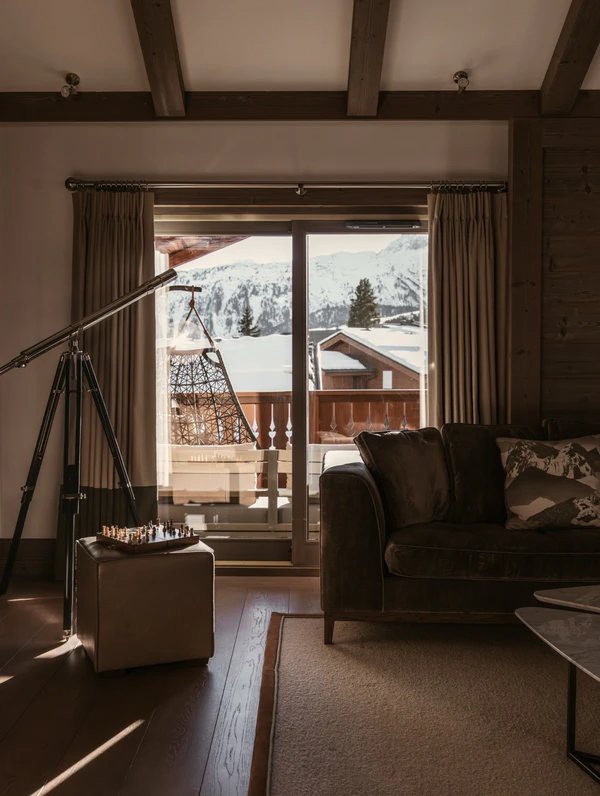 <a href="https://www.instagram.com/p/DVBUP91iLK4/?img_index=2"><span>Six Senses Courchevel</span></a>