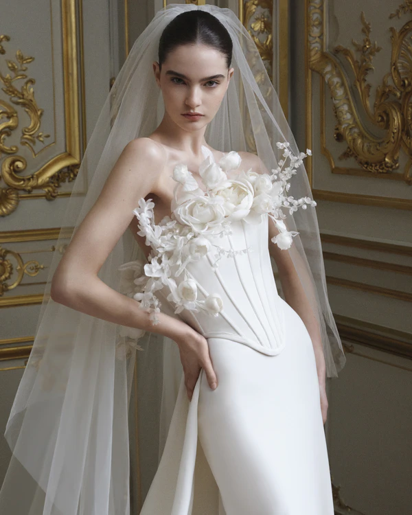 <a href="https://www.instagram.com/eliesaabbridal/">Elie Saab</a>