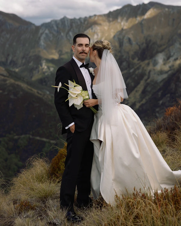A High-End Wedding Amongst New Zealand's Cinematic Mountains — photo 1