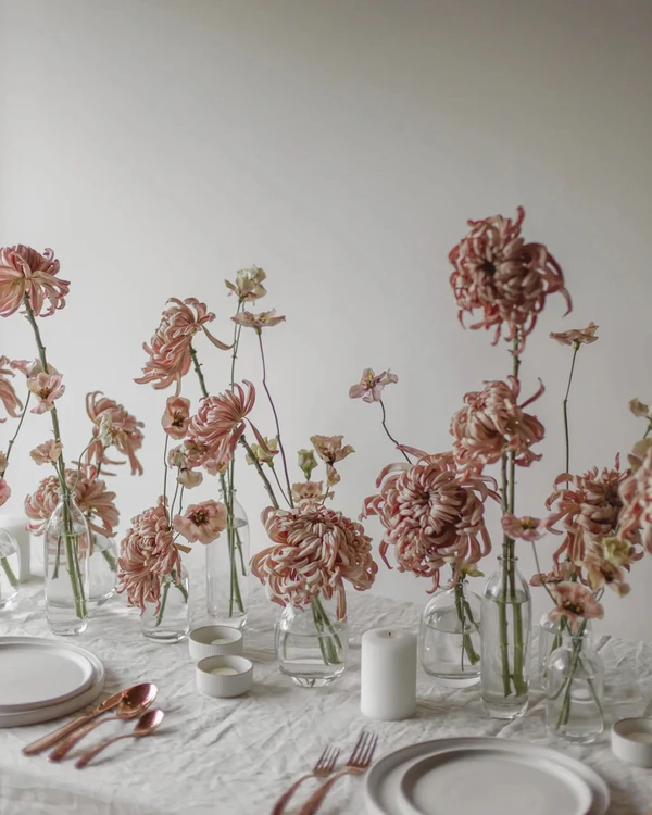 A Guide to the Best Wedding Flower Varieties for Every Season