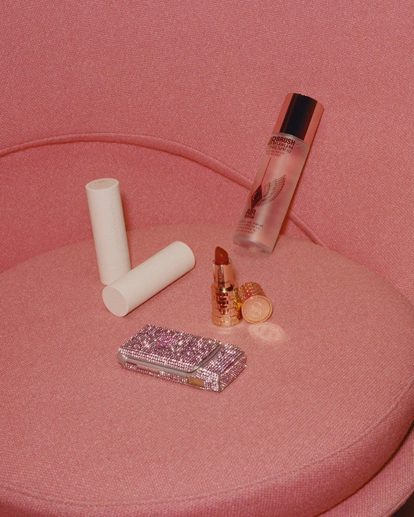 What To Put In A Wedding Day Emergency Kit