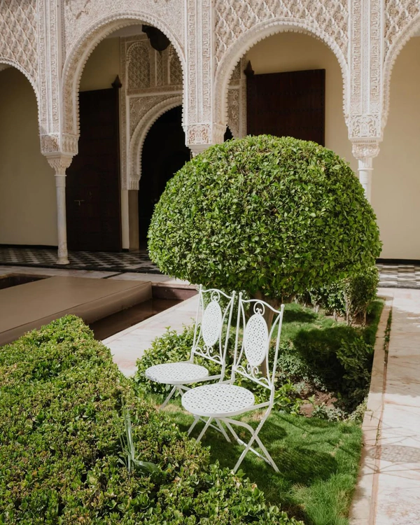 <a href="https://www.instagram.com/ksarcharbagh/">Ksar Char-Bagh</a>, Photography: <a href="https://www.instagram.com/p/DO1Sj9wjRTc/?img_index=5">My Favourite Human</a>