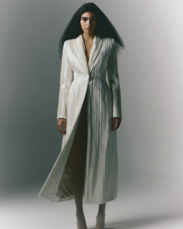 35 Chic Bridal Looks for Your Civil, Courthouse or City Hall Wedding