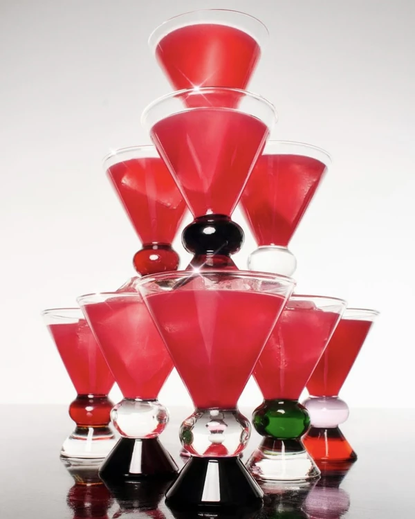 40 Trendy Ideas for Serving Your Wedding Cocktails