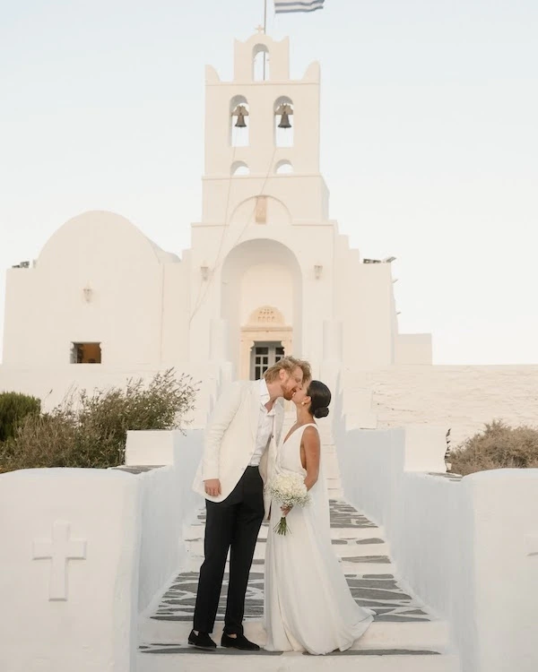 An Intimate Greek Island Wedding — photo 1