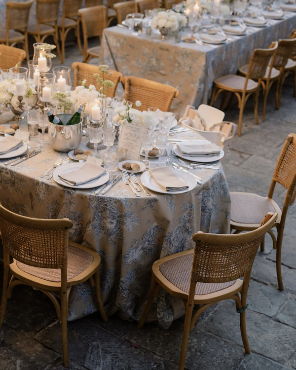 A Classic & Elegant Celebration Amongst an Italian Garden Villa