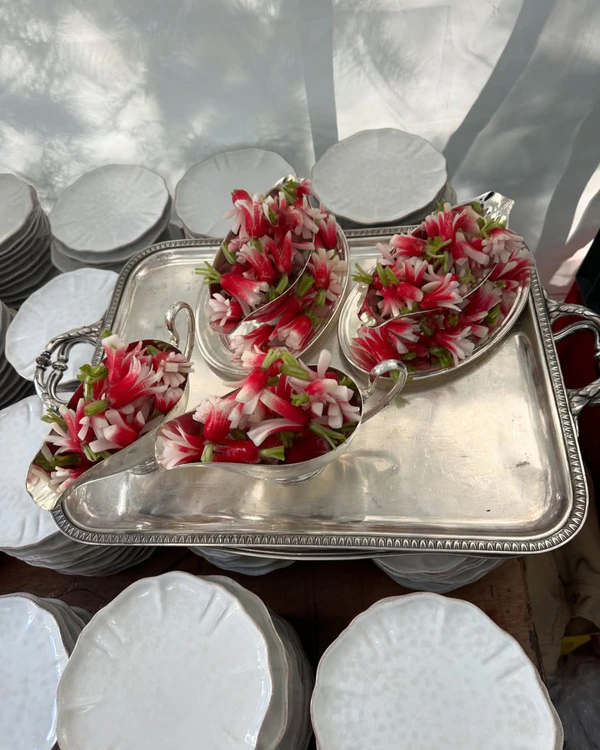 7 Unique Wedding Appetizers and How to Serve Them