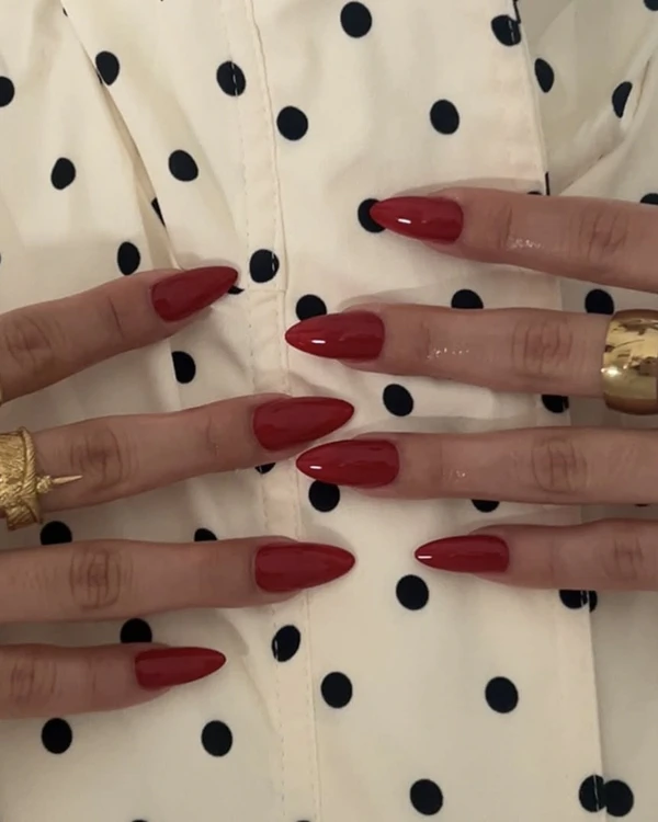 30 Chic Valentine's Day Nail Ideas