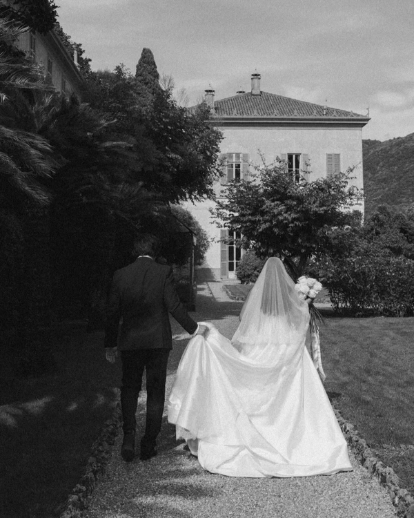 An Intimate Gothic Romance Elopement at a Historic Lake Como Villa