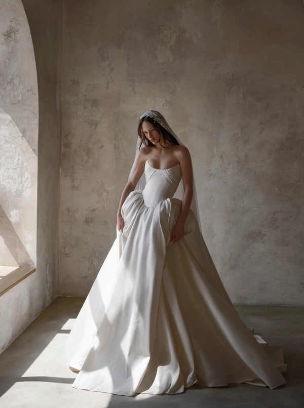 <a href="https://www.instagram.com/noyeliyahu.bridal?igsh=a2l2aHQzNmlhdzkw">Noy Eliyahu</a>