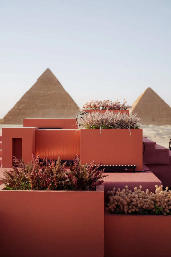 Desert Romance Meets Modern Minimalism at This Spectacular Pyramids of Giza Wedding