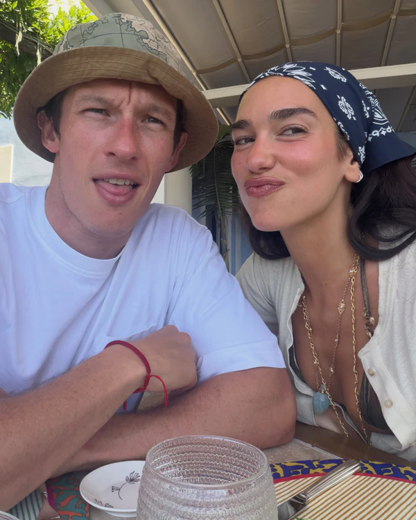 Content: <a href="https://www.instagram.com/p/DaDHgROjLNn/?img_index=8">Dua Lipa</a>