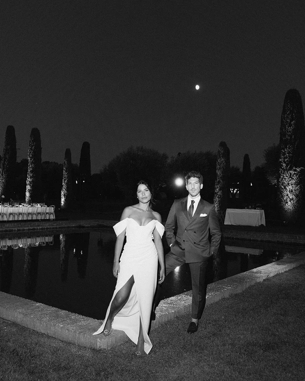 A Bold Cherry Red Wedding Amongst a Spanish Garden Villa — photo 1