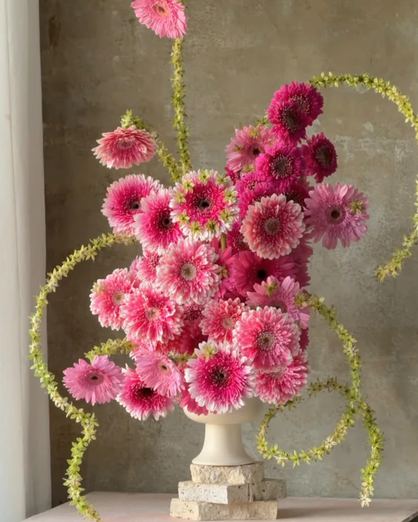 9 Fresh Color Combinations Defining Spring 2026 Weddings