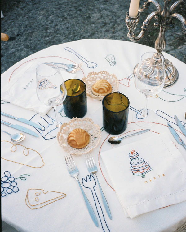 An Artistic Wedding Amongst a Breathtaking Quarry in Mallorca