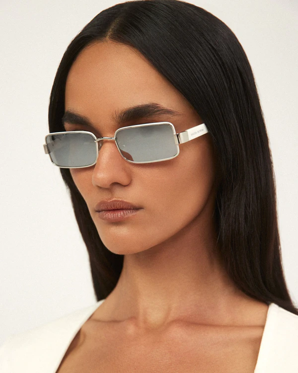 Trendy Sunglasses for Your Outdoor Wedding