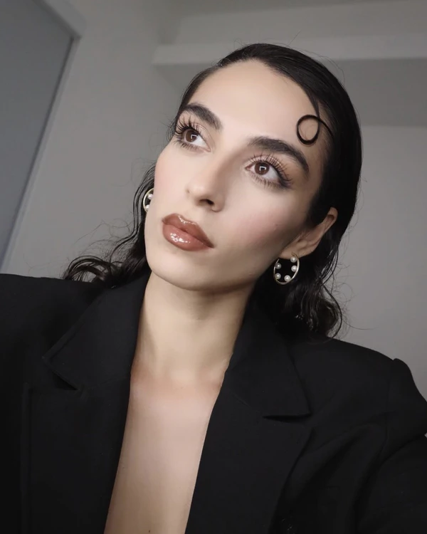 10 Beauty Influencers for Chic Bridal Makeup Inspo