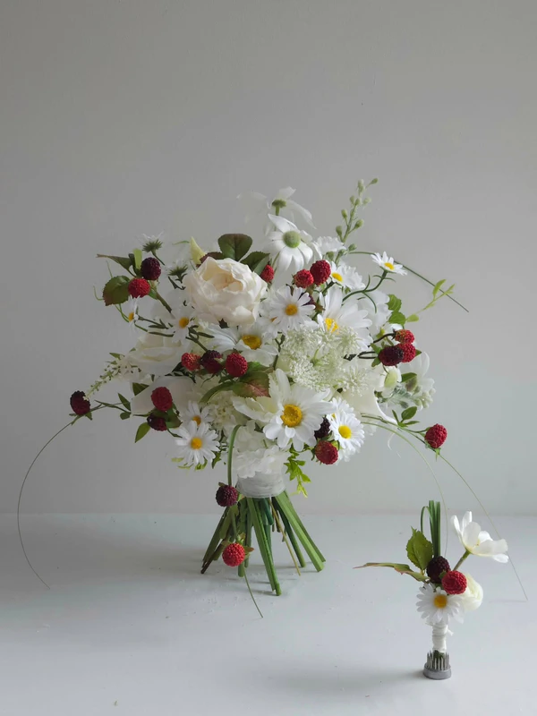 <a href="https://www.instagram.com/p/DYj_nF4Ev0b/?img_index=1">Marilace Bouquet</a>