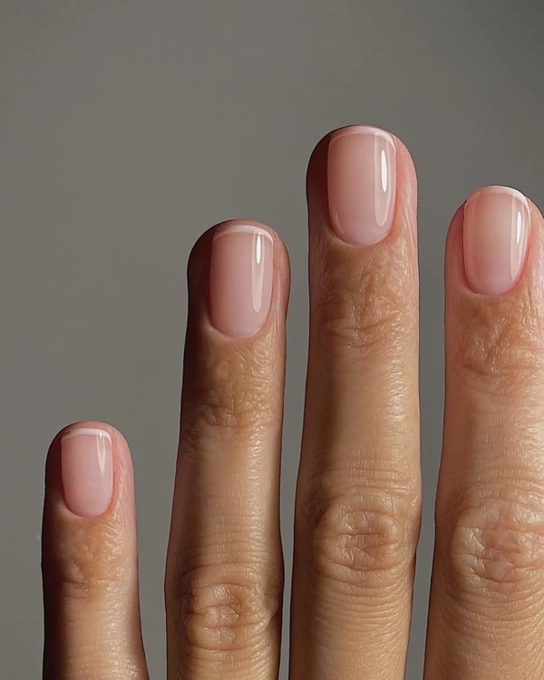 30 Minimalist Nail Designs — photo 2