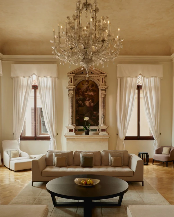10 Romantic Hotels in Italy for Your Honeymoon