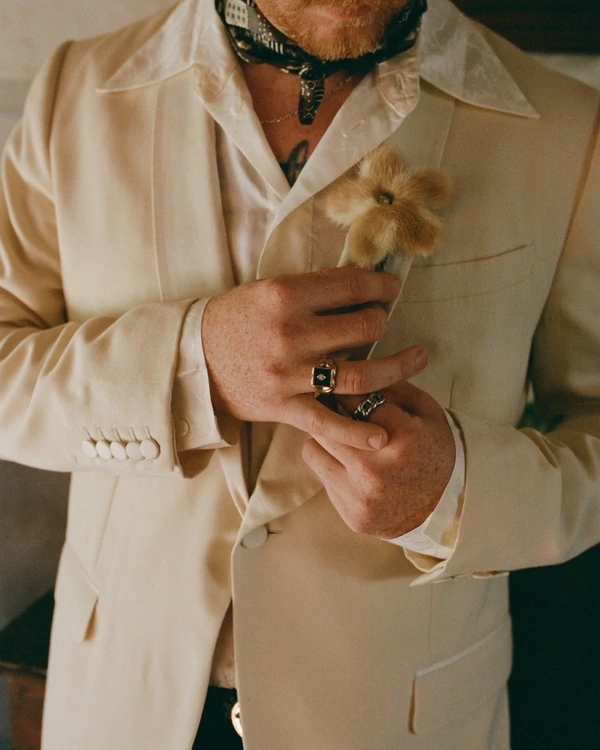 30 Cool Boutonnière Ideas for Grooms That Are Anything But Boring