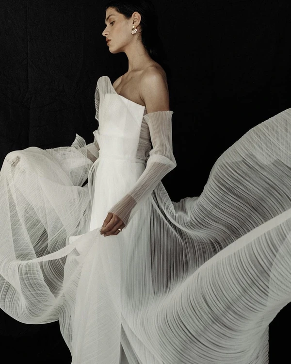 How to Choose a Wedding Dress: 5 Top Tips