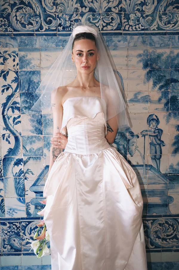 A Fever Dream Lisbon Wedding Where Art & History Collide at Palácio do Grilo
