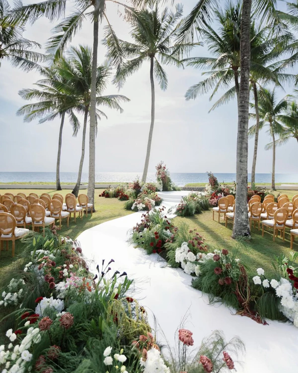<a href="https://www.instagram.com/p/DVsPyqFkrpk/?img_index=3">The Wedding Bliss Thailand</a>, Photography: <a href="https://www.instagram.com/darinimages/">Darin Images</a>