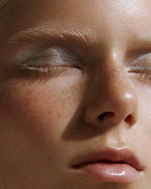 Essential Tips for Sweat-Proof Summer Makeup