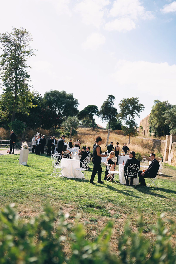 A Fever Dream Lisbon Wedding Where Art & History Collide at Palácio do Grilo