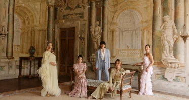 Photographers Dos Mas En La Mesa