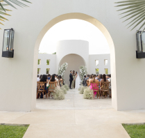 Photographers Hannah Bri