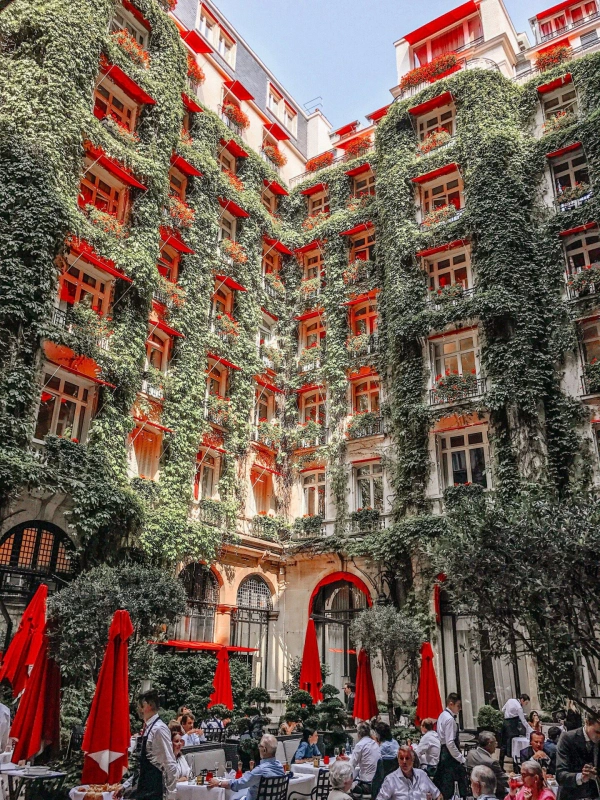 Hotel Plaza Athenee, wedding venues in France, Europe — photo 1