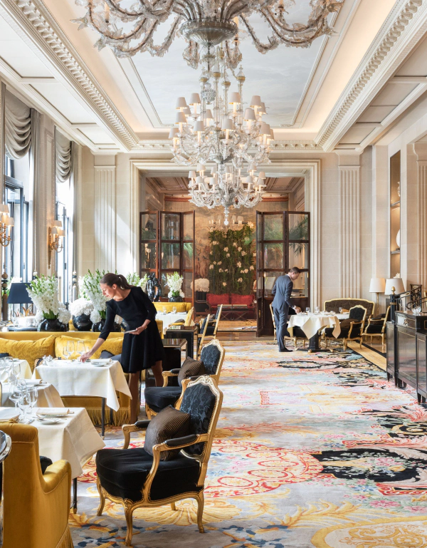 Four Seasons Hotel George V, Paris, wedding venues in France, Europe — photo 2