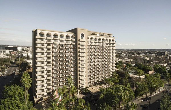 Four Seasons Hotel Los Angeles at Beverly Hills in California, USA — photo 1