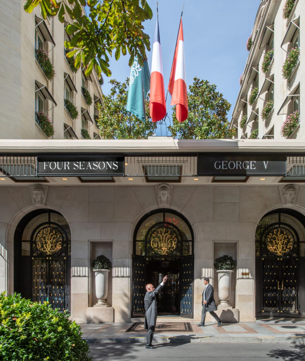 Four Seasons Hotel George V, Paris, wedding venues in France, Europe — photo 1